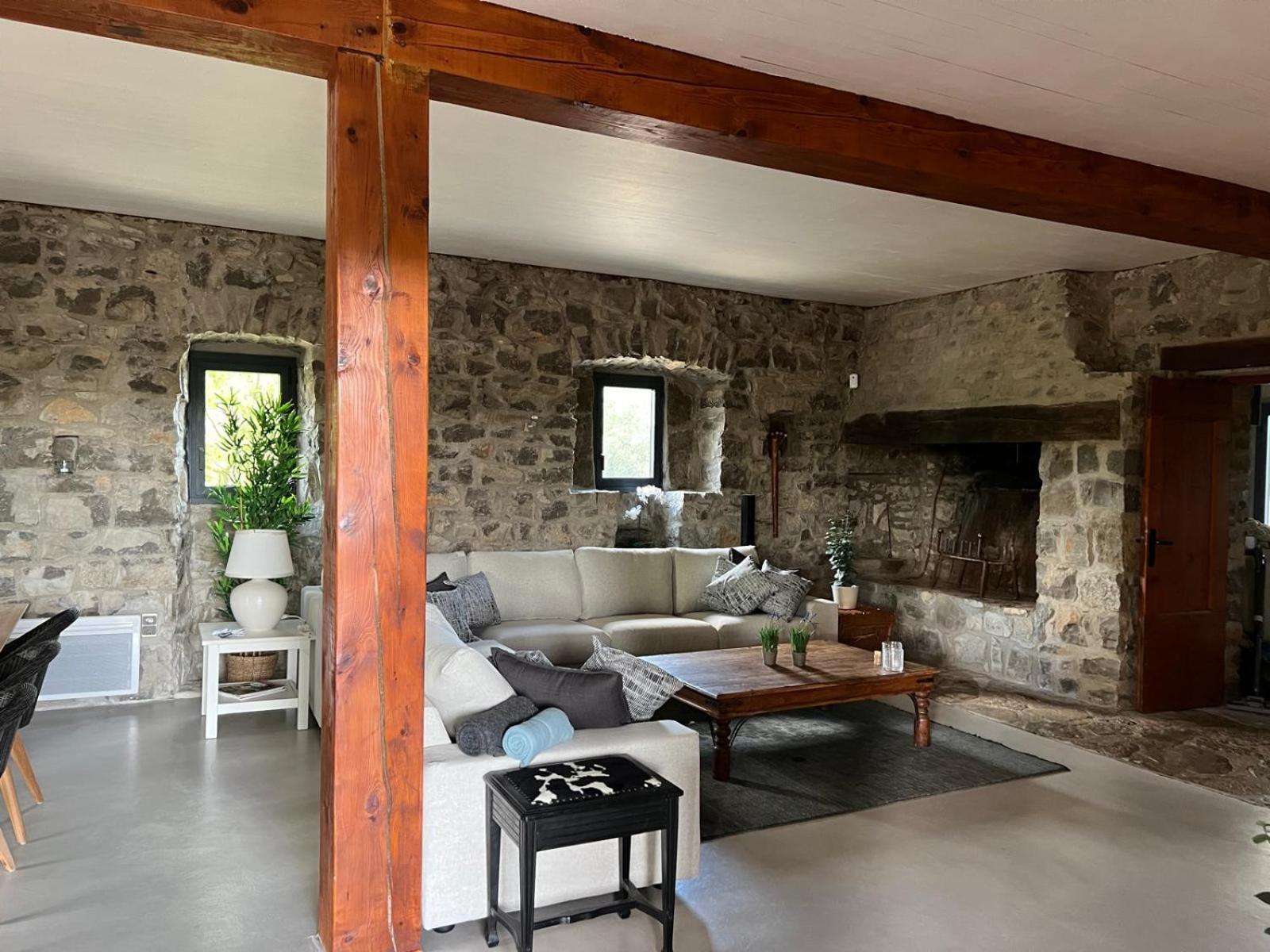 Вилла Luxurious Family House With Pool In Ardeche. Ле-Ван Экстерьер фото